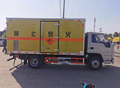 高埗镇爆破器材运输车技术升级与安全合规新趋势